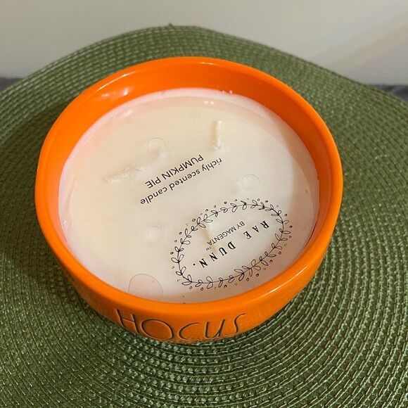 Rae Dunn ceramic orange scented candle with Hocus Pocus on the side NWT - Picture 3 of 6